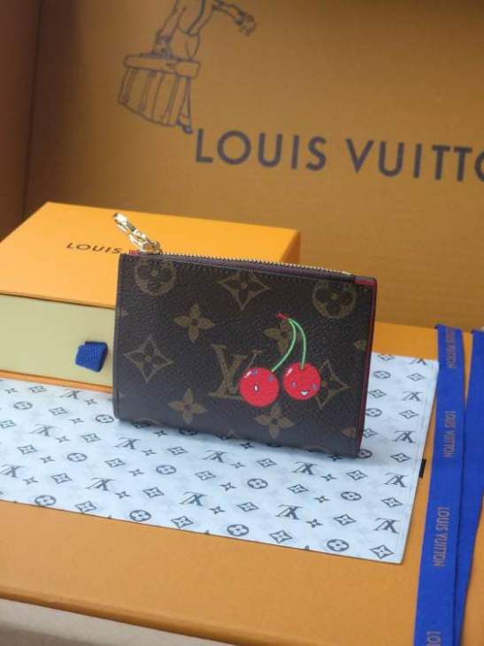 Picture of Louis Vuitton Wallets _SKUfw220044632fw